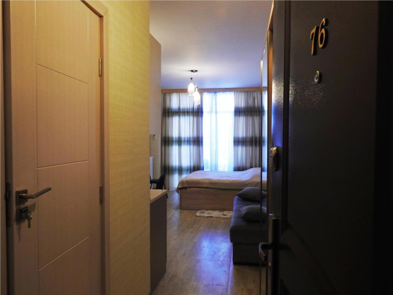 Real Palace Apartment Batumi Esterno foto