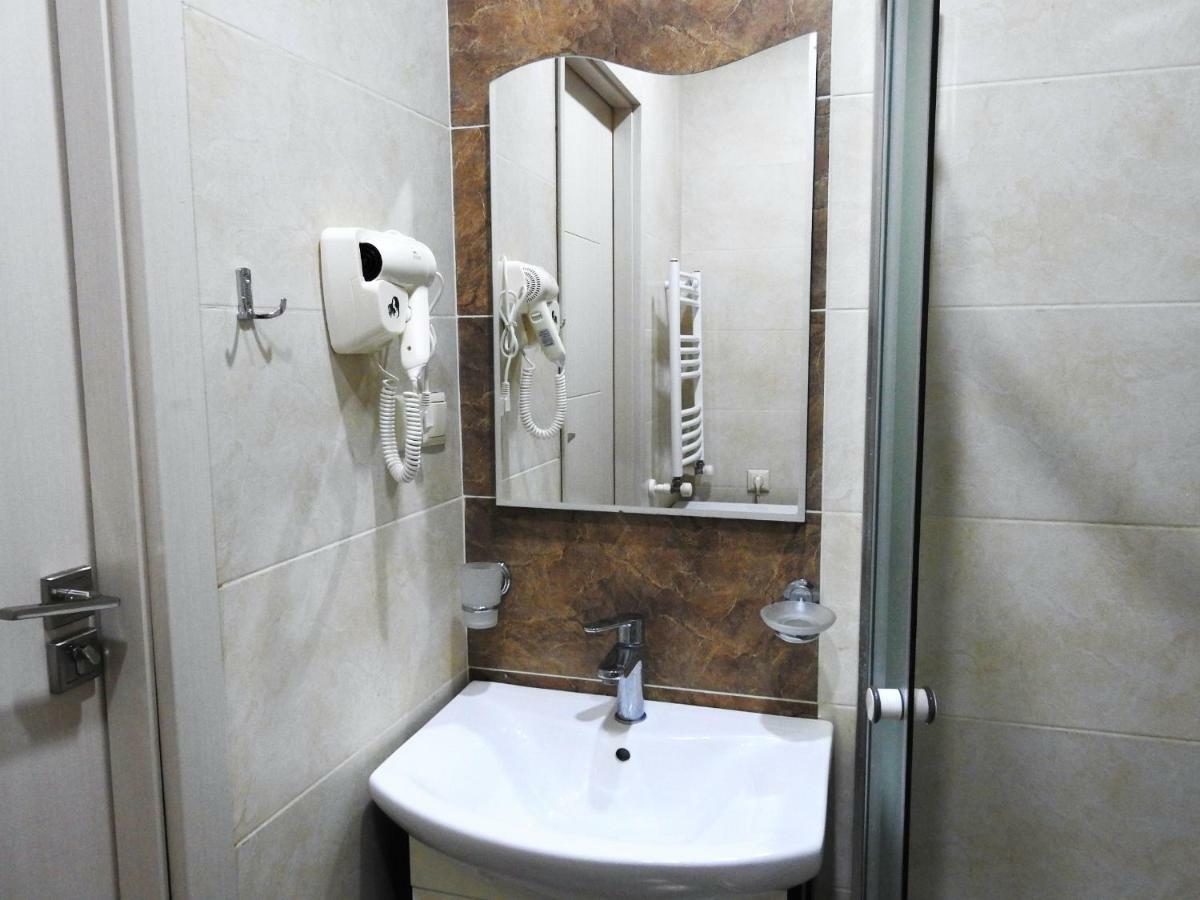 Real Palace Apartment Batumi Esterno foto